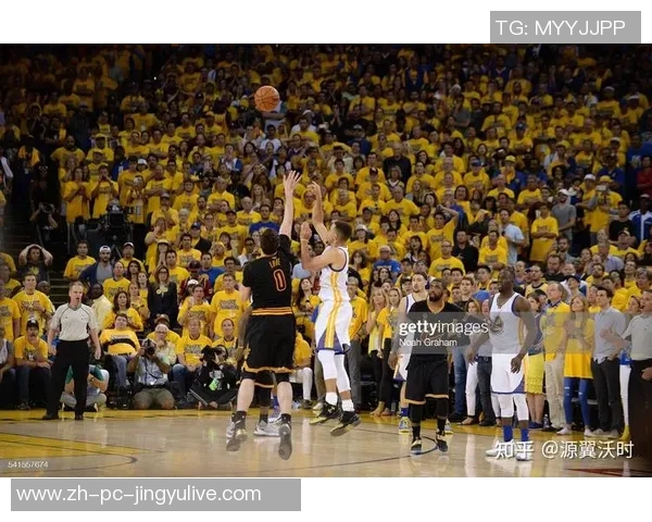 2017年勇士与骑士常规赛精彩对决回顾及赛季影响分析